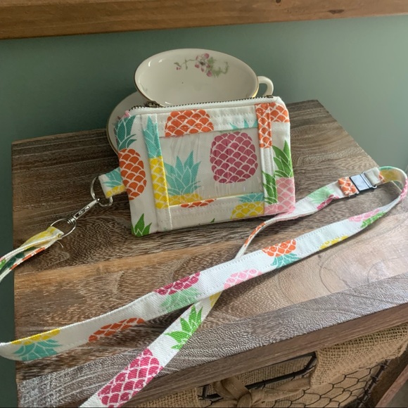 Pineapple ID Wallet with Breakaway Lanyard - Picture 1 of 9